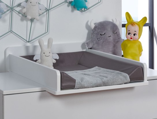 White Evidence changing table. Adaptable only on the Evidence dresser