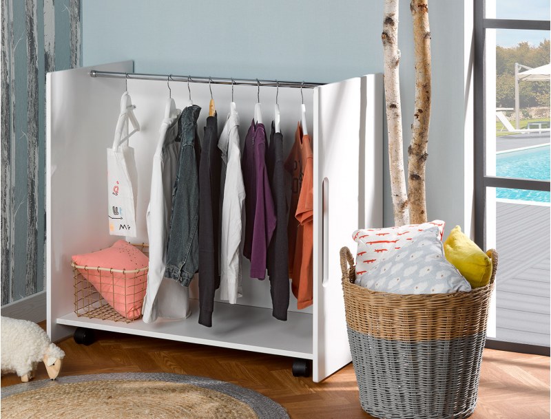 Plume clothes rack