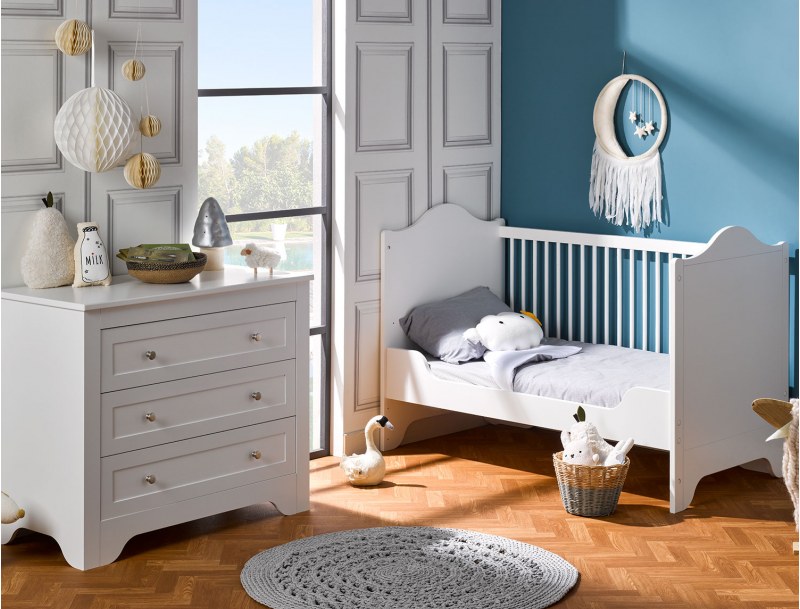 Occitane small convertible baby room