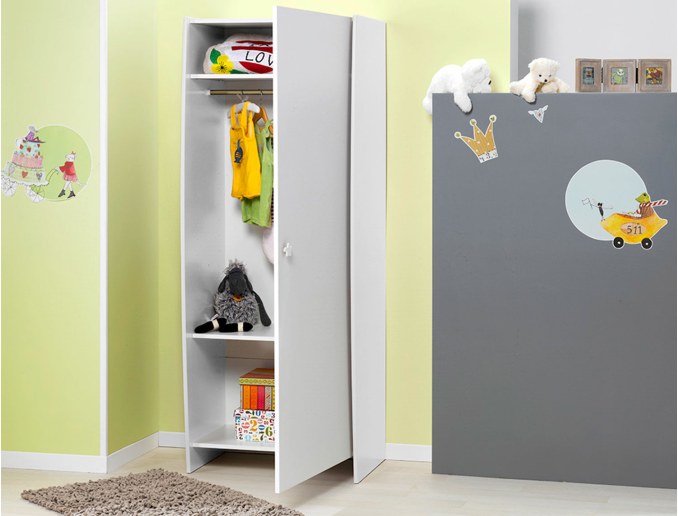 Witte kinderkamerkast