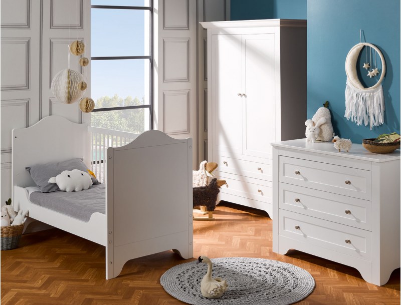 Occitane witte babykamer met bed 70x140 in evolutieve positie