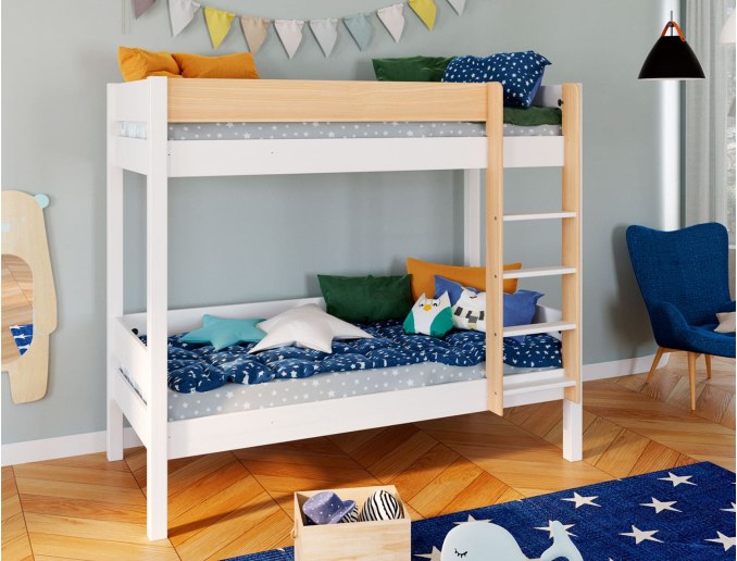 Stapelbed lande van grenenhout