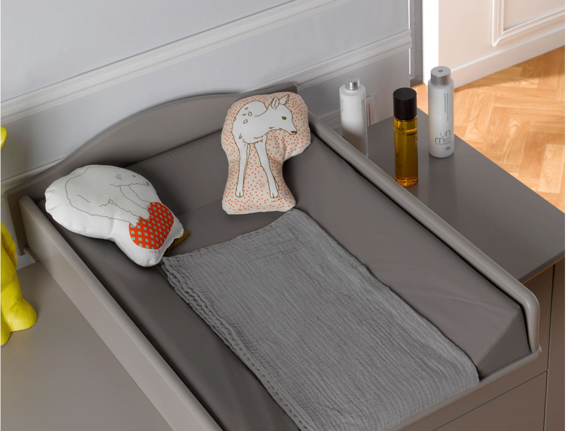 Sand linen Médéa changing top and its dresser to discover on the website