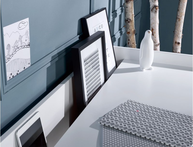 Design desk with storage