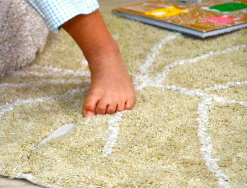 Kleiner waschbarer Olivenblatt-Teppich