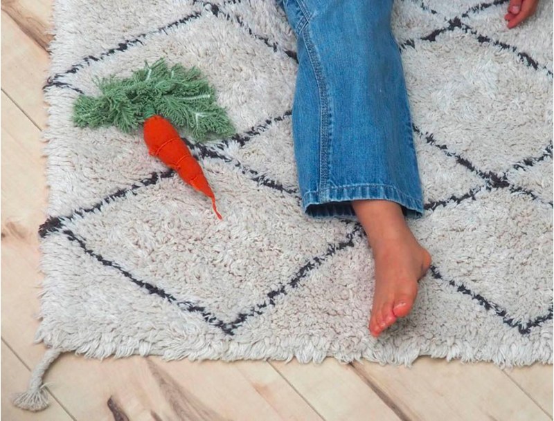 Pequeña alfombra bereber con rombos lavable en lavadora