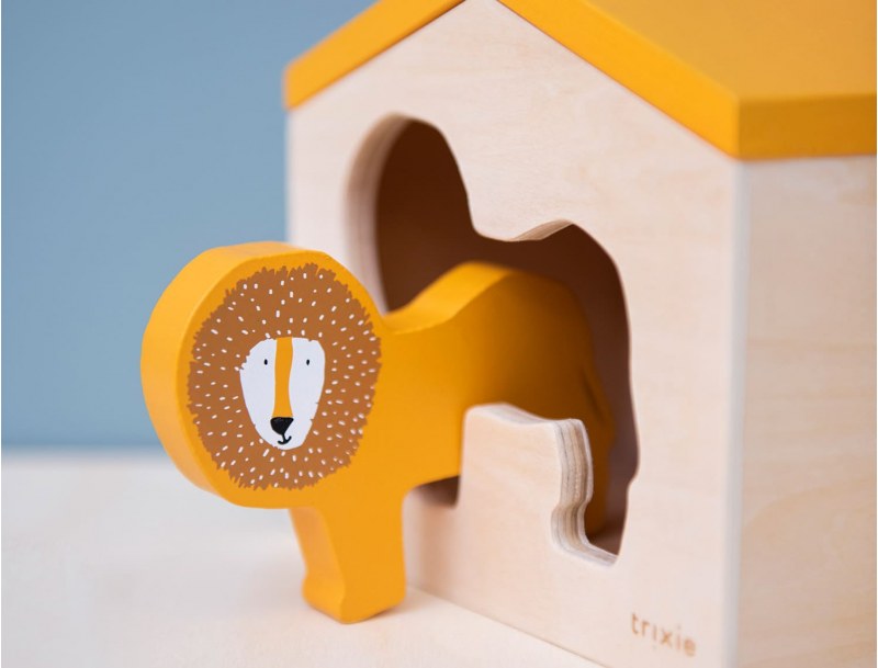 Lion wooden toy house for children