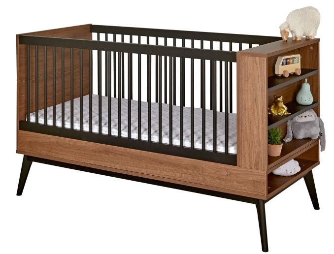 Cuna convertible vintage Octave negra y madera oscura.