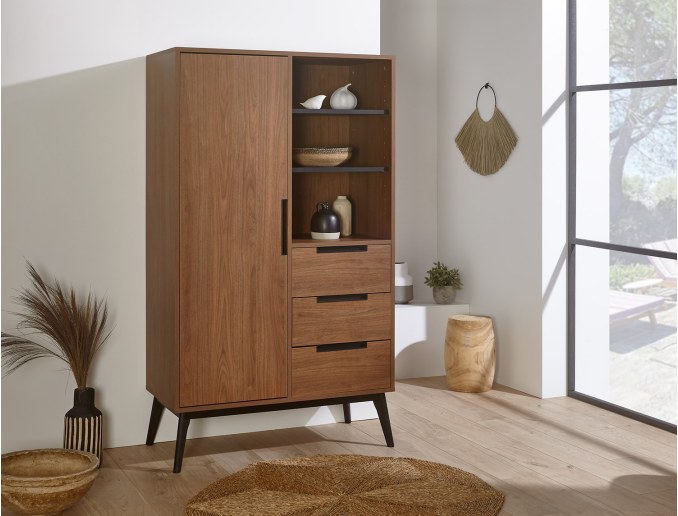 Kleiderschrank mit einer Tür, drei Schubladen und einer Nische.