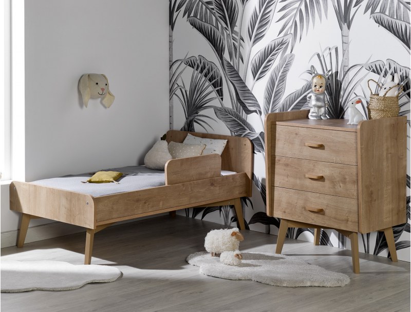 Icone baby bed 70x140 evolved with small dresser.