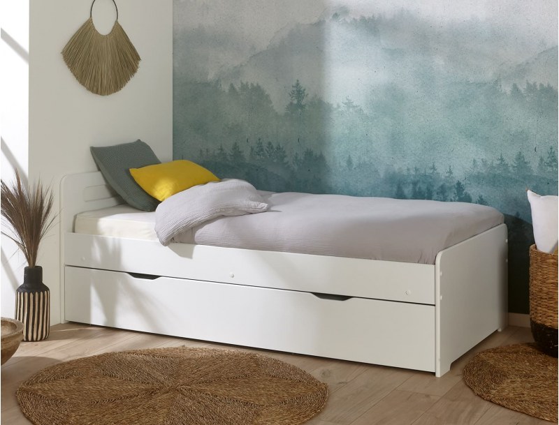 Trundle bed with two mattresses