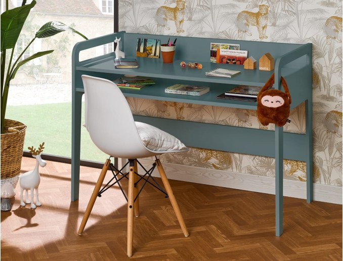 Design bureau met schuimrubber en opbergruimte