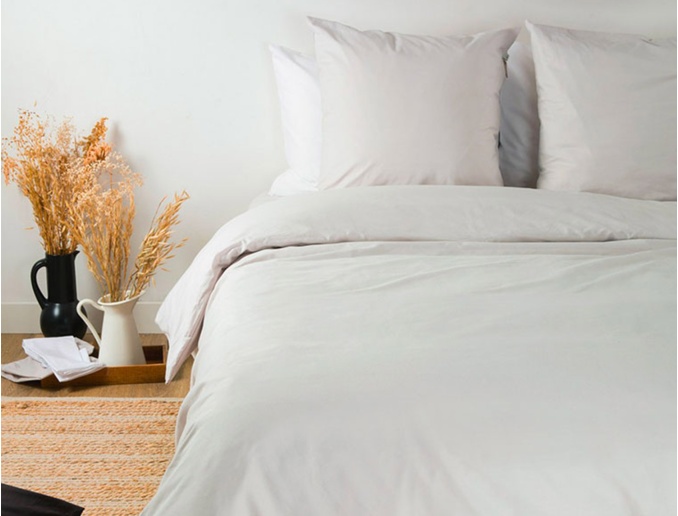Juego de cama 140x200 o 190 con 2 fundas de almohada 60x60, 1 sábana bajera y una funda nórdica 240x200 en Natural.