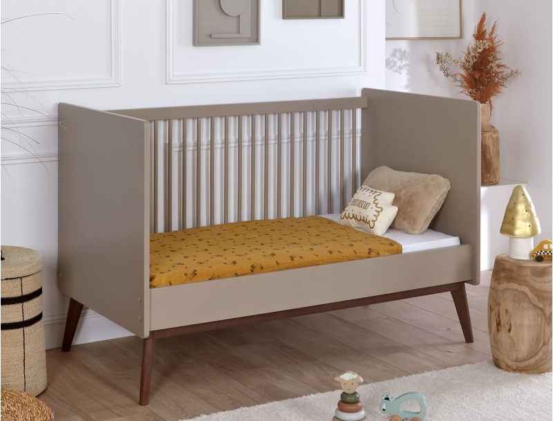 Lit bébé couchage 70x140 Gaïa Argile en position lit évolutif.