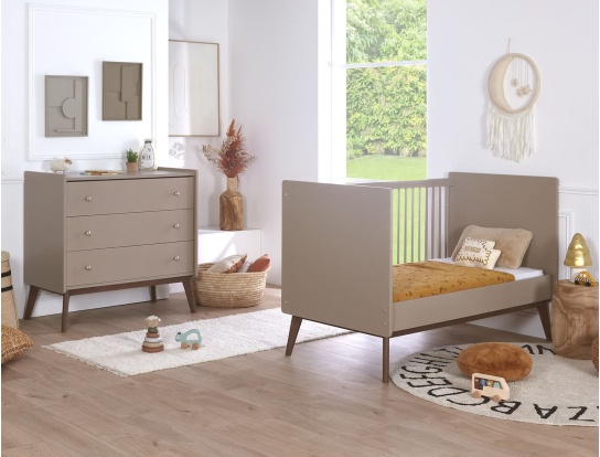 Chambre bébé Gaïa Argile & Noyer en version évoluée