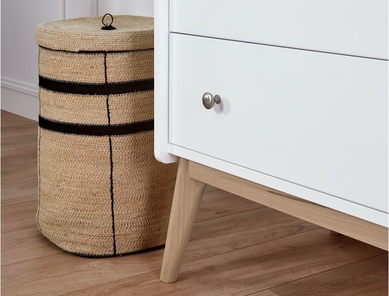 Wooden feet, metal knob.