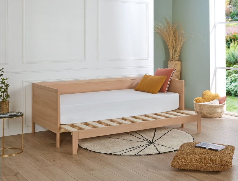 Pull-out bed base