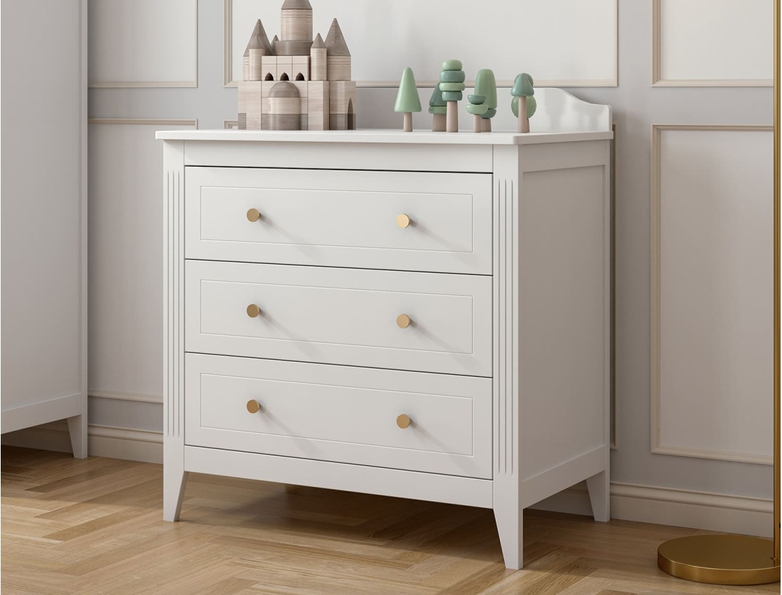 Erfgoed witte ladekast met gesmede messing knop