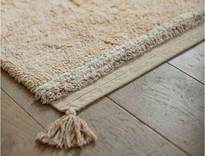 Tappeto Bloom lavabile in cotone naturale con finitura a pompon