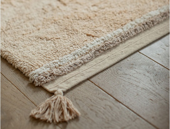 Alfombra Bloom lavable de algodón natural con acabado de pompón