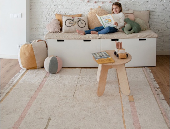 Alfombra Vintage Rosa Nude para decoración de habitación infantil.