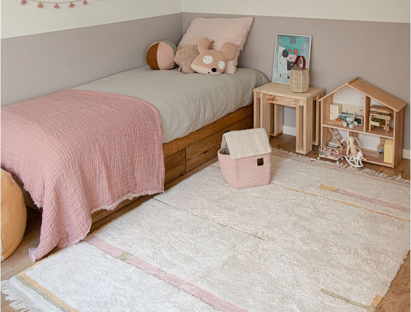 Alfombra Vintage Rosa Nude para una habitación infantil.