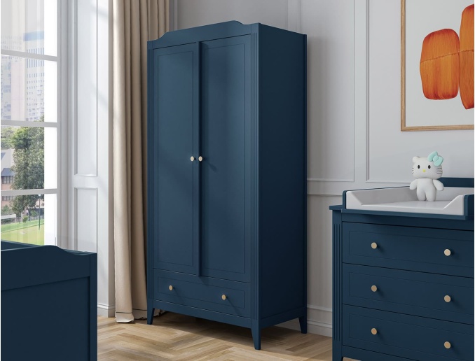 Armoire Héritage Bleu deux portes et un grans tiroir.