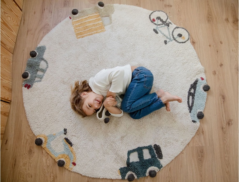 Playful round rug for children