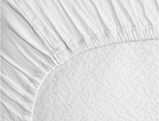 Spannbettlaken aus gewaschener Bio-Baumwollsatin in Kreideweiß