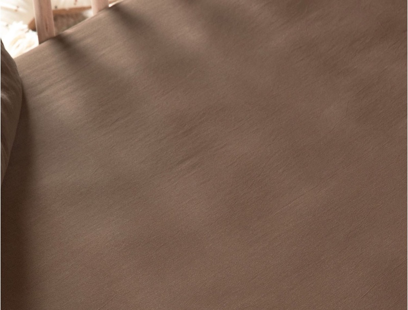 Drap housse bébé satin de coton brun