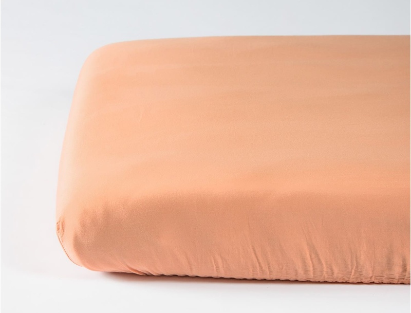 Hoeslaken 70x140 gewassen bio katoensatijn perzik