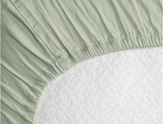 Drap housse bébé en satin de coton bio lavé avec bords elastiques tilleul