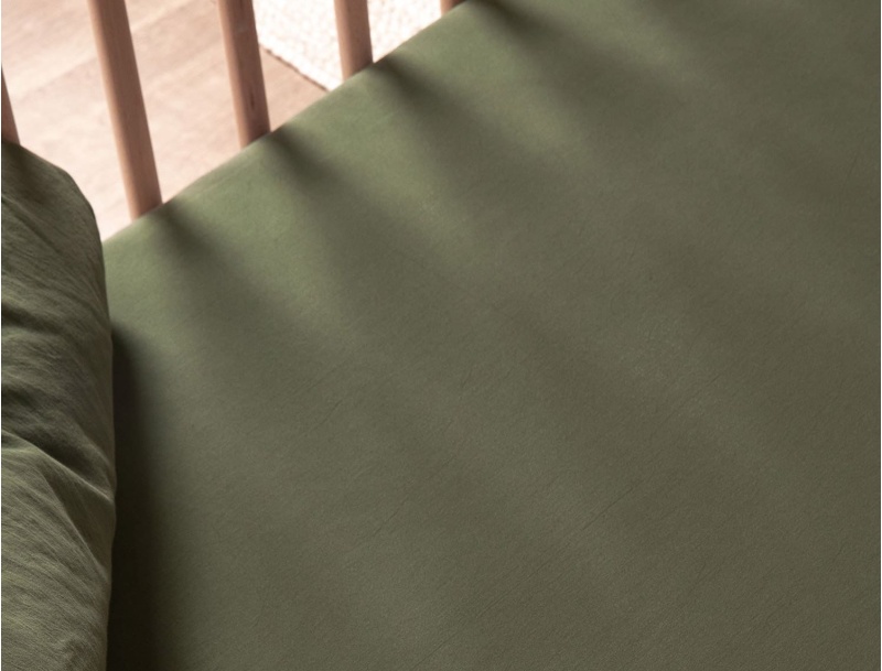 Lenzuolo con angoli per bambini in raso di cotone verde cipresso