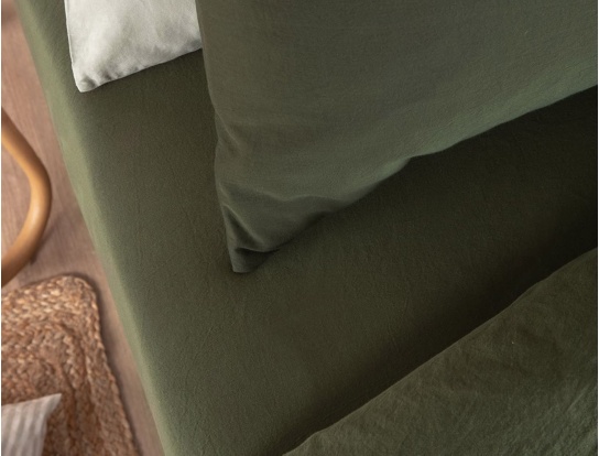 Lenzuolo con angoli 140x200cm in raso di cotone bio lavato colore Verde Cipresso