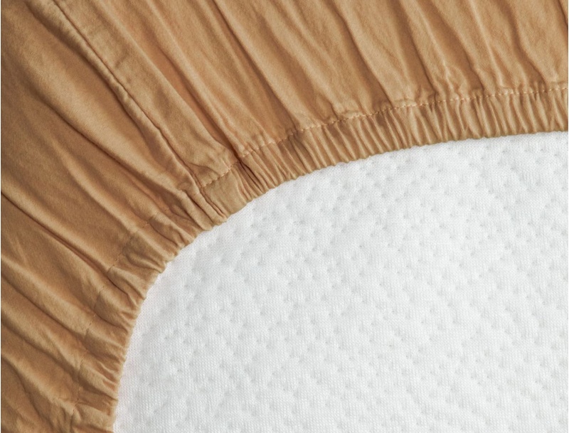 Sábana bajera 140x200 de satén de algodón orgánico lavado con bordes elásticos ámbar