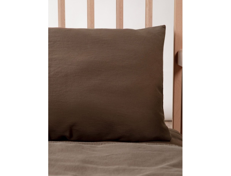 Taie d'oreiller bébé Brun satin de coton bio certifié GOTS