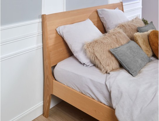 solid-wood-bed-brehat-headboard