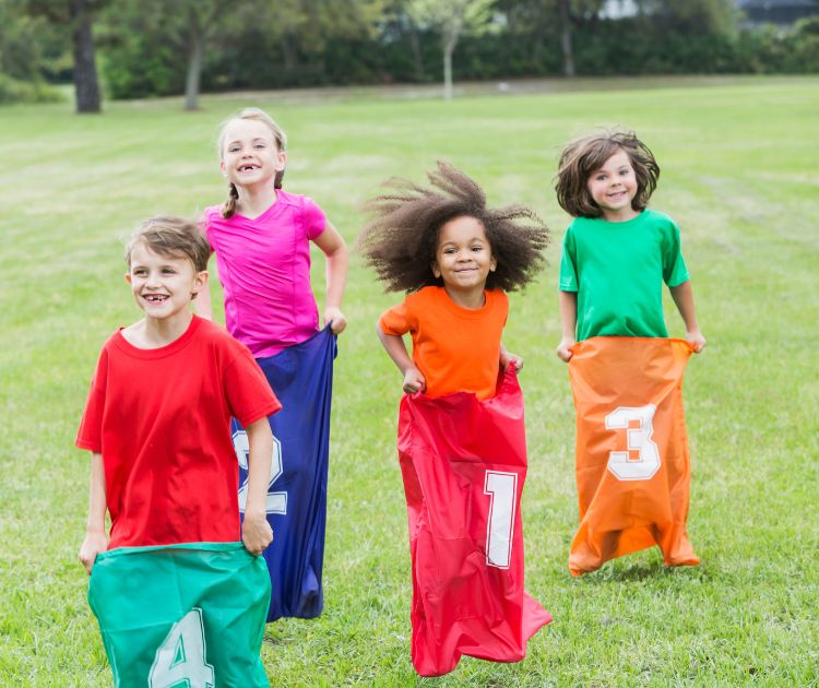 chambrekids-article-de-blog-course-en-sac-lactivite-qui-plait-a-toute-la-famille