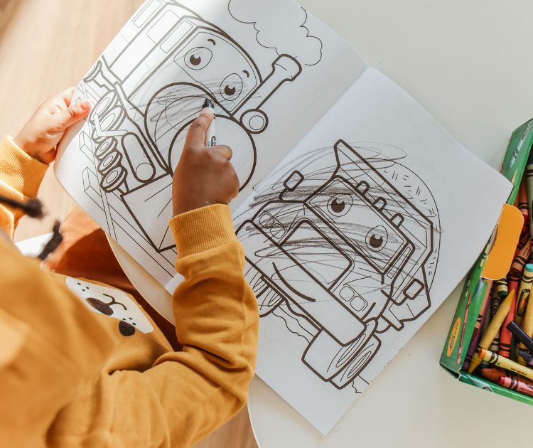 chambrekids-article-de-blog-encourager-lr-dessin-chez-lenfant-guide-pratique-comprendre-les-etapes-devolutions