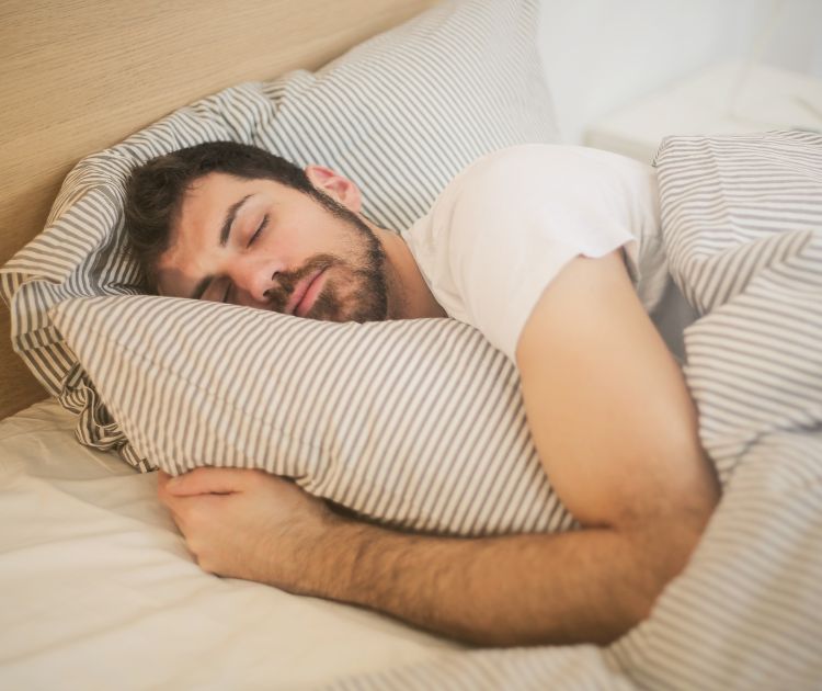 chambrekids-article-de-blog-bien-choisir-son-oreiller-position-pour-dormir