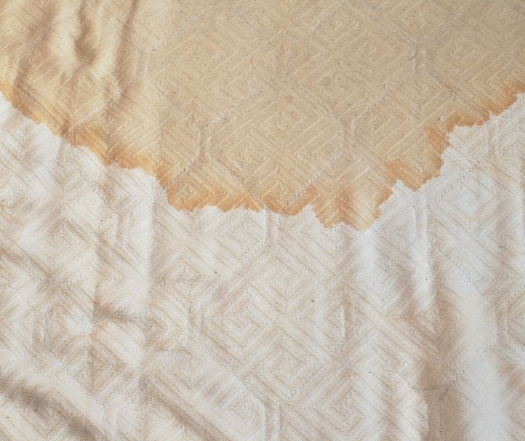 chambrekids-article-de-blog-nettoyer-tache-de-sang-sur-matelas