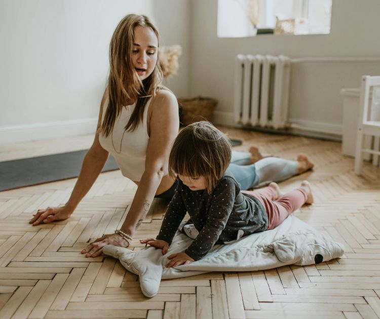 chambrekids-article-de-blog-top-10-des-positions-de-yoga-pour-enfant-posture-du-cobra