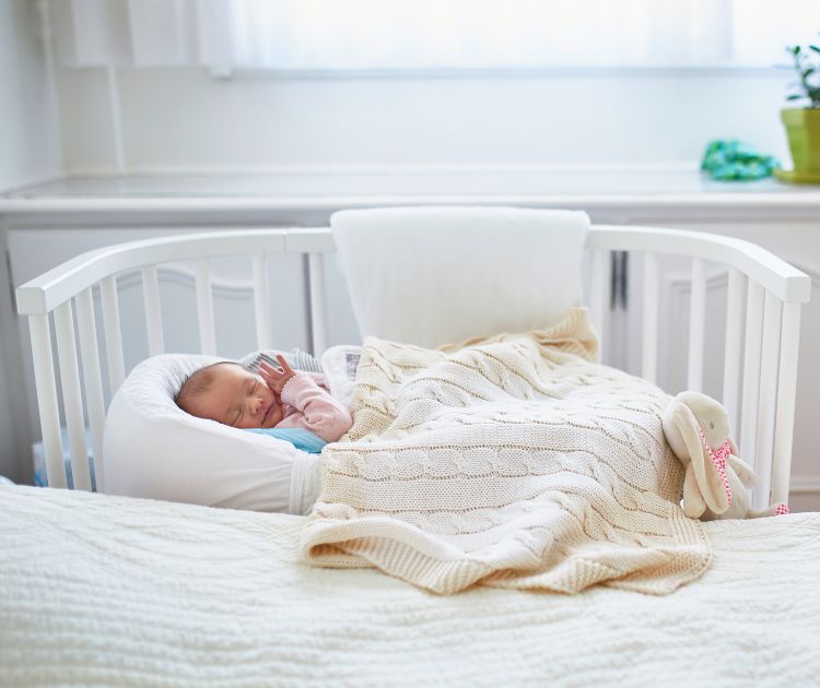 chambrekids-article-de-blog-lit-bebe-a-barreaux-securite-et-confort-lit-cododo