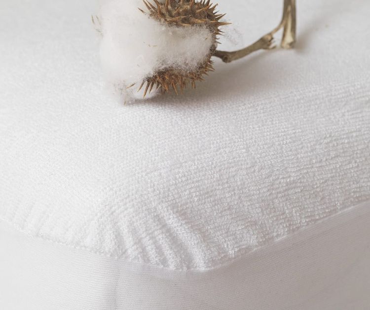 chambrekids-article-de-blog-alese-ou-protege-matelas-la-meilleure-solution