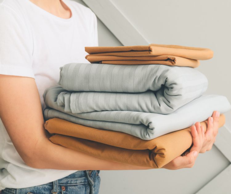 chambrekids-article-de-blog-plier-drap-housse-facilement-rabattre-les-coins