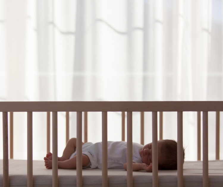 chambrekids-article-de-blog-pourquoi-mon-bebe-se-reveille-a-5h30-rythme-des-siestes