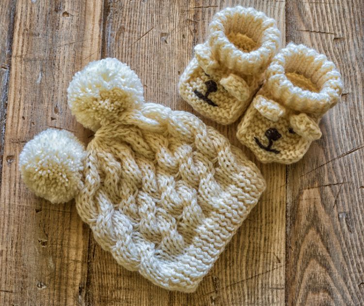 chambrekids-article-de-blog-idee-cadeaux-bebe-vetements-tricotes