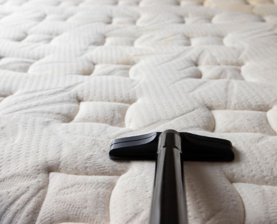 Comment nettoyer un matelas sale ?