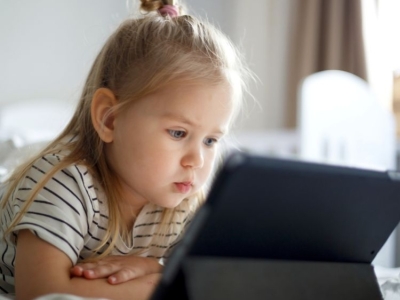 Technologie in de kinderkamer: het evenwicht vinden
