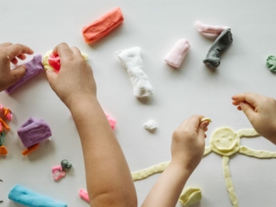 Activiteiten kind 2 jaar: speelse en educatieve ideeën voor de ontwikkeling van uw baby